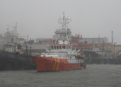 TP.Đà Nẵng: Khẩn cấp vượt bão số 10, cứu 11 thuyền viên tàu cá gặp nạn