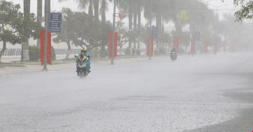Dự báo thời tiết ngày 15/9: Ảnh hưởng của bão số 10 cả nước có mưa vừa đến mưa to