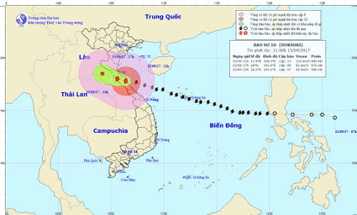 11h ngày 15/9, vị trí tâm bão số 10 nằm trên vùng biển các tỉnh từ Hà Tĩnh đến Quảng Trị