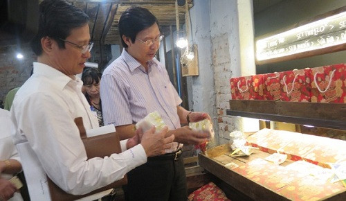 Hà Nội: Tạm đình chỉ cơ sở sản xuất bánh trung thu