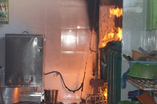 Thanh Hóa: Cháy trường Mầm non nhiều học sinh và giáo viên hoảng sợ