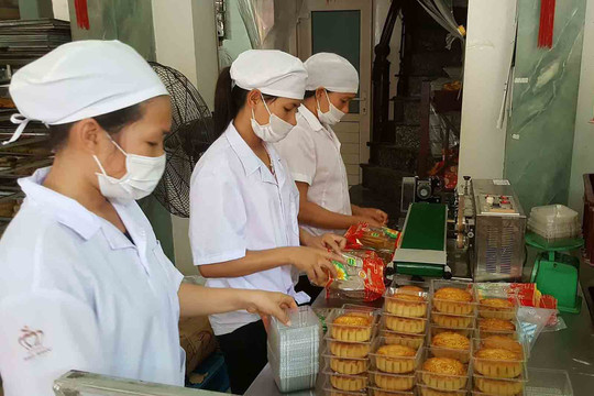 Phường Xuân Tảo (Bắc Từ Liêm, Hà Nội): Những chuyển biến về vệ sinh an toàn thực phẩm của “làng nghề” sản xuất bánh trung thu cổ truyền.