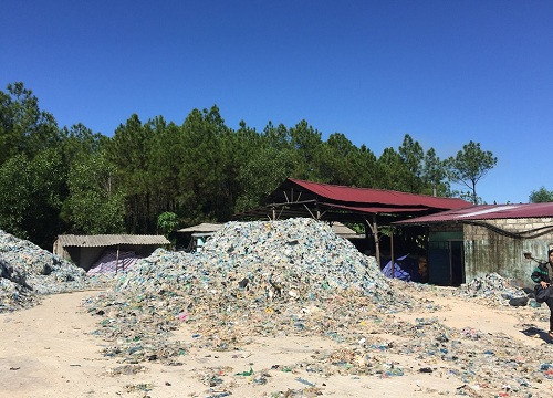 Thừa Thiên – Huế: Cơ sở tái chế nhựa trong khu dân cư gây ô nhiễm