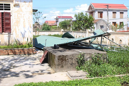 Quảng Bình: Trường tiểu học Hạ Trạch có nguy cơ bị sụp đổ sau bão số 10