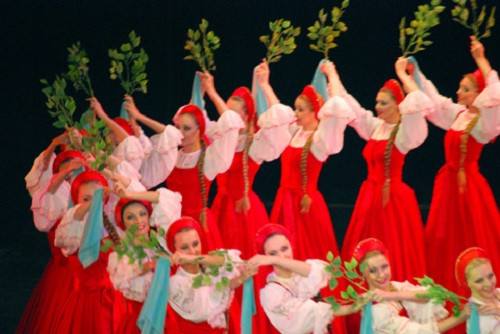 Nghệ thuật múa dân gian Nga biểu diễn tại Việt Nam