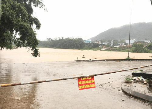 Quảng Ninh: Mưa lớn kéo dài, nhiều địa phương ngập trong “biển nước”