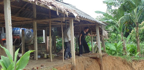 Nghệ An: Sạt lở mạnh, 13 hộ dân huyện Con Cuông ảnh hưởng nặng