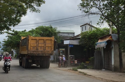 Thừa Thiên – Huế: Dân bất an với “hung thần” xe ben