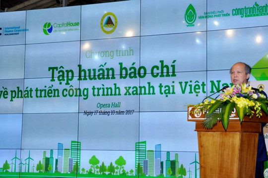 Gần 50 phóng viên tham gia chương trình Tập huấn báo chí về phát triển công trình xanh tại Việt Nam