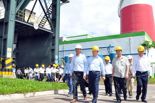 Bộ trưởng Trần Hồng Hà kiểm tra công tác bảo vệ môi trường tại Nhà máy giấy Lee & Man Hậu Giang
