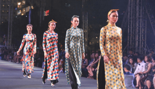 Lễ hội Thời trang và Công nghệ 2017: Trình diễn 1.400 bộ trang phục
