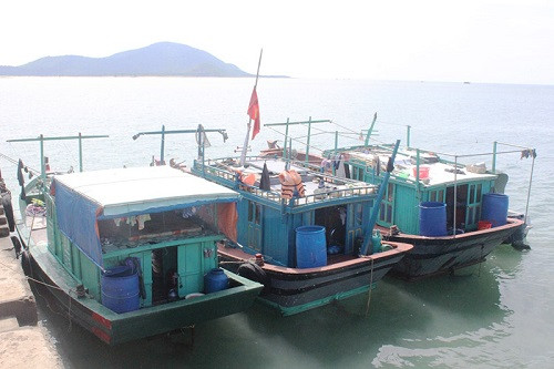 Quảng Ninh: Bắt giữ 3 tàu khai thác thủy sản trái phép