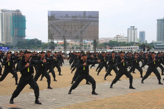 “Cận cảnh” màn biểu diễn võ thuật tại Lễ xuất quân và diễn tập phương án bảo vệ Tuần lễ Cấp cao APEC