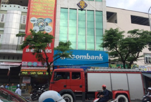 Đà Nẵng: “Bà hỏa” ghé thăm chi nhánh ngân hàng Sacombank