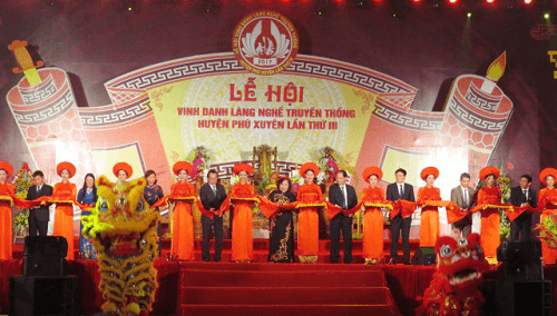 Hơn 500 gian hàng tham gia Lễ hội vinh danh làng nghề truyền thống Phú Xuyên