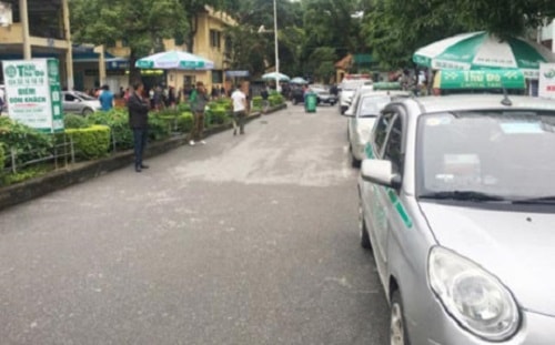 Bộ Y tế yêu cầu xác minh thông tin taxi độc quyền ở nhiều bệnh viện lớn