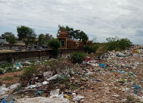 Bãi rác tự phát hơn mười năm gây ô nhiễm, dân bức xúc