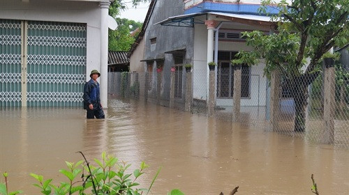 Phú Yên: Nhiều địa phương bị cô lập do mưa lũ