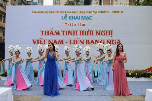 Triển lãm ảnh “Thắm tình hữu nghị Việt Nam – Liên bang Nga”