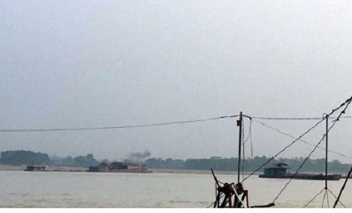 Nghệ An: Cát tặc hoành hành, bãi bồi sông Lam nguy cơ bị “nuốt chửng”