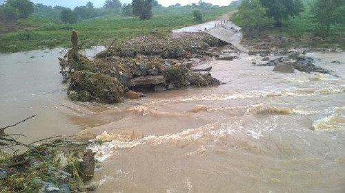 Đắk Lắk: Mưa lớn gây sập cầu, nhiều địa phương bị cô lập