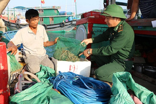 Huyện Cô Tô bắt giữ 6 tàu khai thác thủy sản trái phép