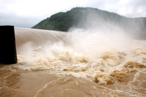 Quảng Ngãi: Mưa lớn gây ngập úng và thiệt hại tại nhiều địa phương