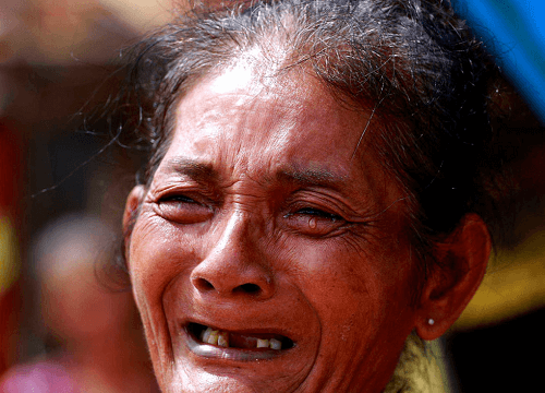 Nước mắt cay đắng của người dân Vạn Ninh trắng tay sau bão số 12
