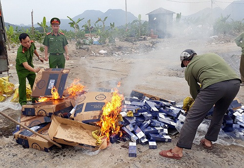 Quảng Ninh: Tiêu hủy hàng hóa nhập lậu trên 180 triệu đồng