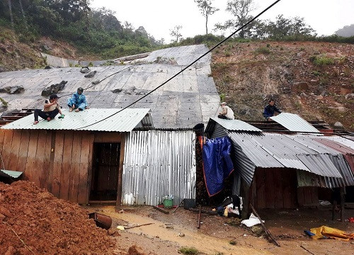 Thiệt hại do bão số 12 và mưa lũ: Số người thiệt mạng không ngừng tăng lên