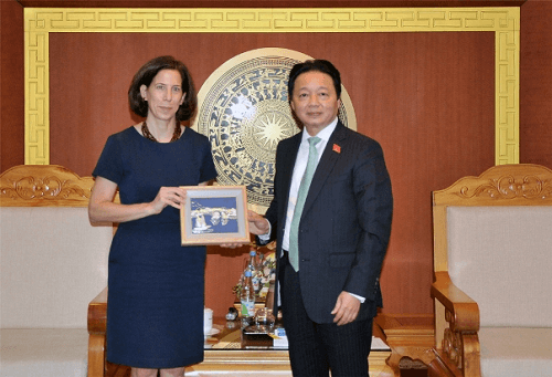Bộ trưởng Trần Hồng Hà tiếp Giám đốc lĩnh vực đất đai của Ngân hàng Thế giới