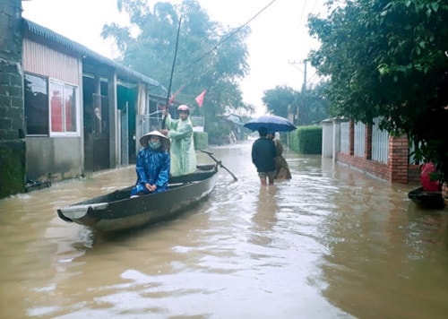 Mưa lớn gây ngập sâu nhiều vùng phía nam Quảng Trị