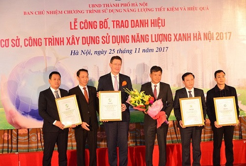 EVN đạt danh hiệu công trình sử dụng năng lượng xanh Hà Nội năm 2017