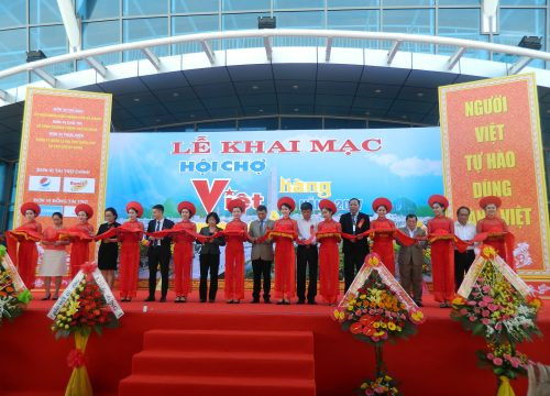 450 gian hàng tham gia Hội chợ hàng Việt và Nông sản 2017