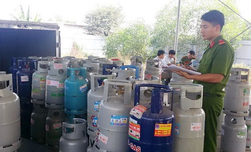 Đồng Nai bắt giữ cơ sở sang chiết lậu 200 bình gas