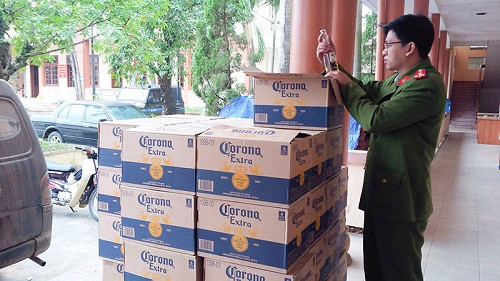 Quảng Trị bắt giữ phương tiện chở 1.320 chai bia ngoại không rõ nguồn gốc