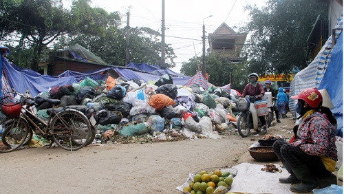 Thị trấn Hương Khê (Hà Tĩnh) người dân “ngột thở” vì rác