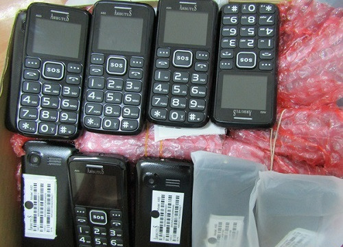 Hải quan Quảng Ninh bắt giữ gần 400 chiếc điện thoại di động nhập lậu