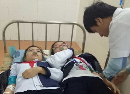 Giáo viên, học sinh trường THCS Quán Toan (Hải Phòng) nhập viện do hít phải khí độc