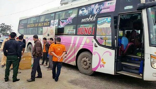 Hà Tĩnh liên tiếp bắt giữ xe khách chở thuốc lá lậu