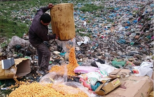 Nghệ An: Gần 10 tấn thực phẩm bẩn được tiêu hủy