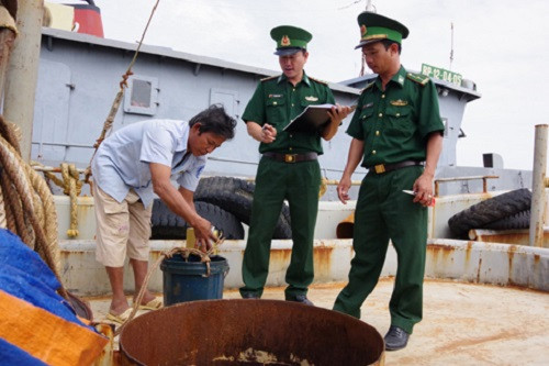 Bộ đội Biên Phòng bắt giữ tàu chở 60 ngàn lít dầu DO không rõ nguồn gốc