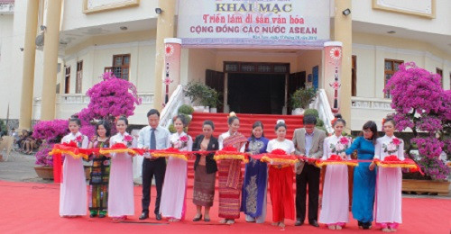 Kon Tum tổ chức Triển lãm di sản văn hóa “Cộng đồng các nước ASEAN”
