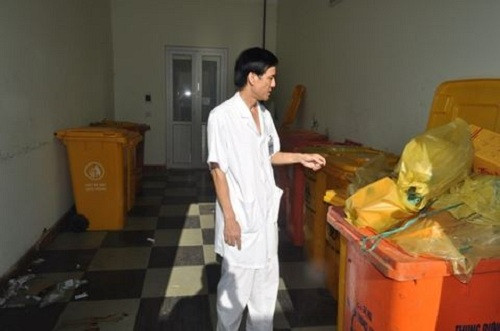Xả rác thải nguy hại, nhiều bệnh viện bị phạt