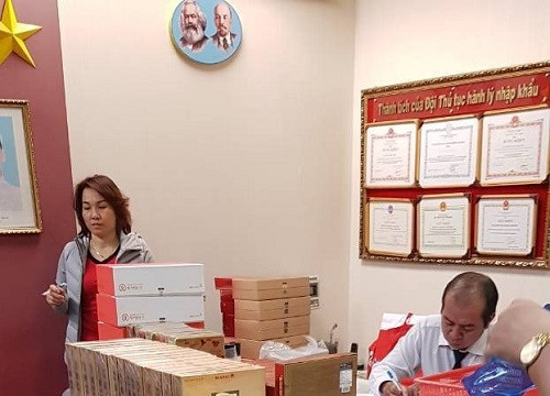 257 điện thoại lậu trị giá 1,5 tỷ đồng bị bắt giữ tại Sân bay Tân Sơn Nhất