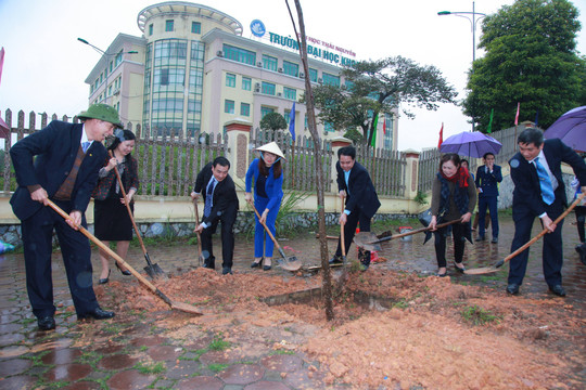 Chùm ảnh: “Chiến dịch Tết trồng cây” hưởng ứng Cuộc thi “Biến đổi khí hậu với Cuộc sống” tại Thái Nguyên