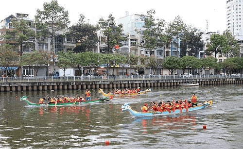 Tp. Hồ Chí Minh: Sôi động giải đua thuyền truyền thống