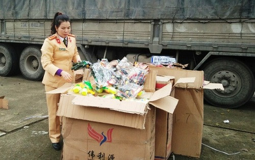 Thanh Hóa bắt giữ 450 đồ chơi kích động bạo lực