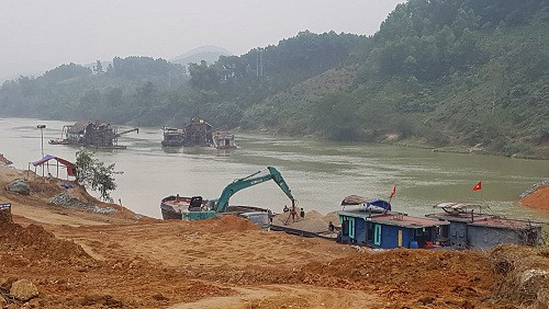 Tuyên Quang: Khai thác cát trái phép tại công trình thủy điện