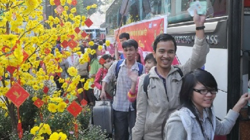 Trường Đại học bán vé tàu, xe cho sinh viên về quê đón Tết
